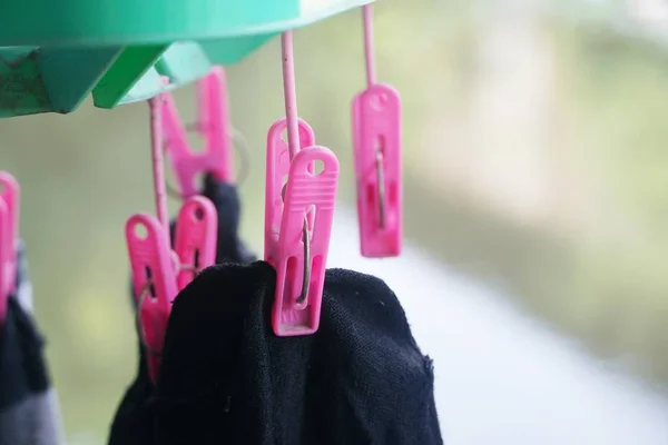Giysi Kurutma Makinesi Plastik Klipleri Kadar Kapatın — Stok fotoğraf