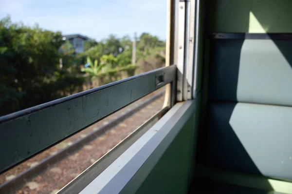 泰国老式火车的特写窗口 — 图库照片