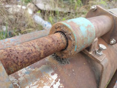 Endüstri sahasındaki demir eklemlerini kapatın.