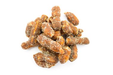 Beyaz zemin üzerinde şekerli tatlı ile tamarind
