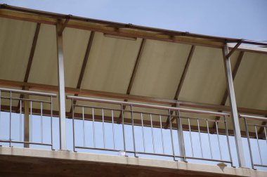 Tayland 'da yayalar için sokak üstgeçidi