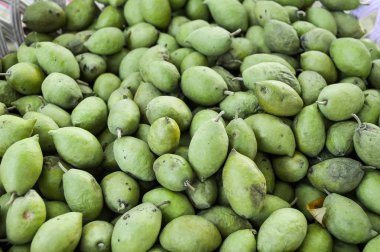 Yeşil zeytin meyvesini kapat