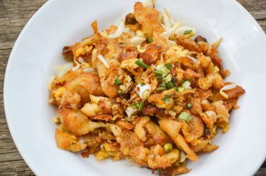 Kızarmış midyeli krep. (Hoi Tod)