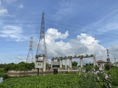 Tayland 'daki eski barajı kapatın.