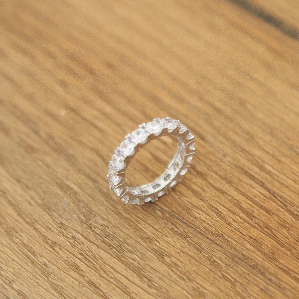 Anillos Plata Para Mujer Suelo Madera —  Fotos de Stock