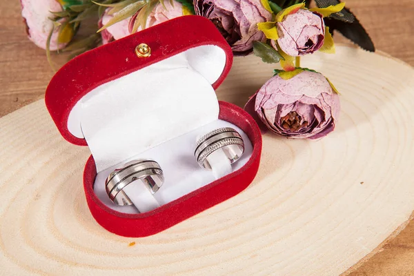 Wedding Rings Red Velvet Box Decorated Elegant Flowers Wooden Floor — Stock Photo, Image