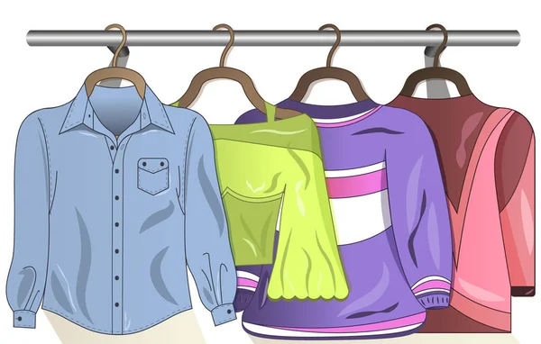 Çeşitli şeyler askıda asılı duruyor.