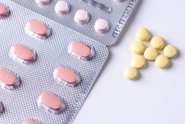 Antibiyotik kapsül ve ambalaj olmadan kapsül blister