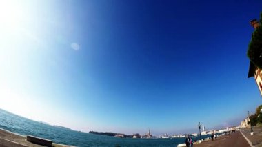 Adriyatik Denizi kıyıları Lido Adası 'na doğru