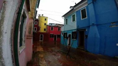 Burano Adası, Venedik, İtalya 'nın renkli binaları ve evleri