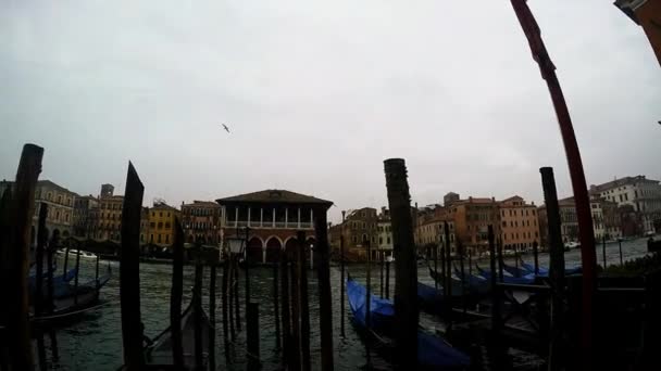 从威尼斯岛漂洋过海的船 — 图库视频影像