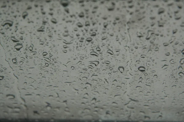 Ventana Con Grandes Gotas Lluvia Durante Fuerte Lluvia — Foto de Stock