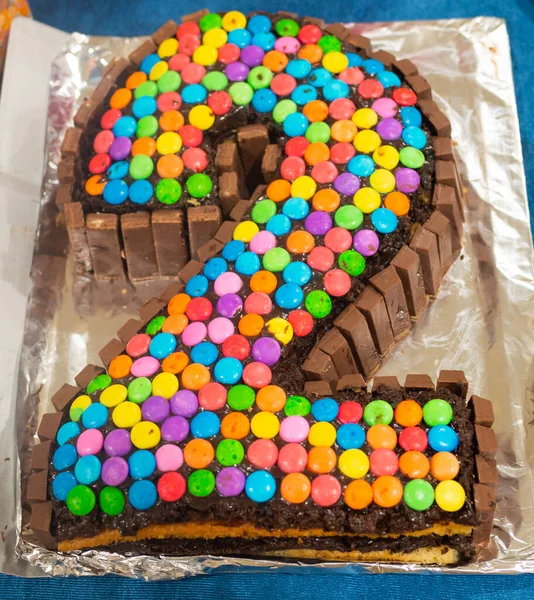 İkinci yıldönümümüzü, doğum günümüzü ya da ilişkimizi kutlamak için tasarlanmış bir pasta.