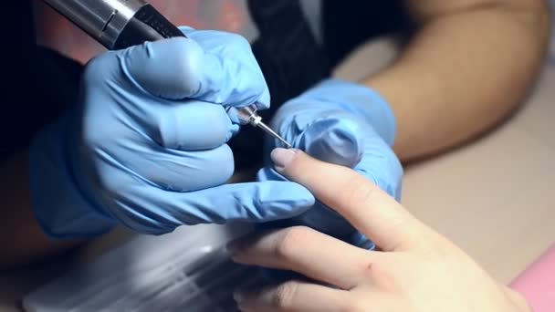 Processo Manicure Limpeza Unhas Por Cortador Moagem — Vídeo de Stock