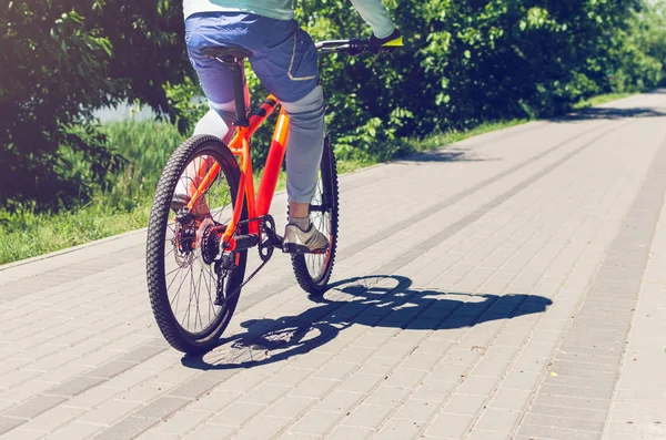 Cyclist Orange Bike Riding Bicycle Path — Stock Photo, Image