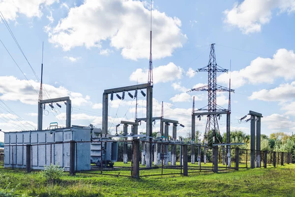 Distributie Elektrische Onderstations Met Elektrische Leidingen Elektrische Transformatoren — Stockfoto