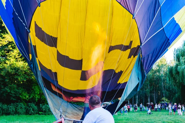 Belaja Tserkov, Oekraïne, air 23 augustus 2018 ballonfestival in het park. — Stockfoto