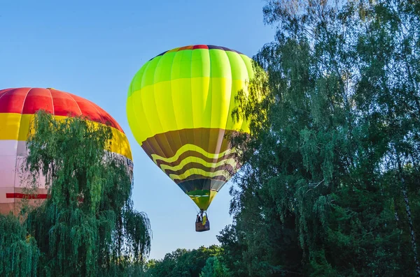 Belaya Tserkov, Ucrania, 23 de agosto de 2018 festival de globos aerostáticos en el parque . —  Fotos de Stock