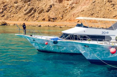 Şarm El Şeyh, Mısır 08 Mayıs 2019: Şarm El Şeyh limanında turistik zevk tekneleri.
