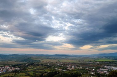Khust, Transcarpathia Ukrayna akşam şehir üst görünümü