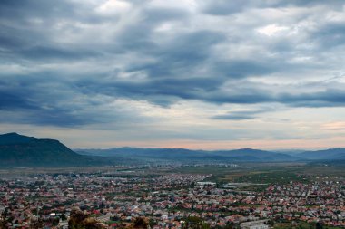 Khust, Transcarpathia Ukrayna akşam şehir üst görünümü