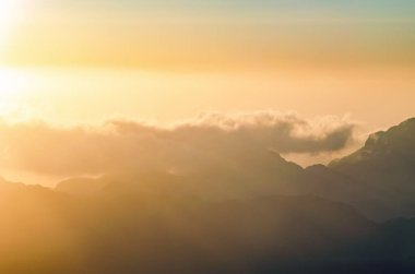 Musa 'nın dağından bak, Mısır dağlarında güzel bir gün doğumu.