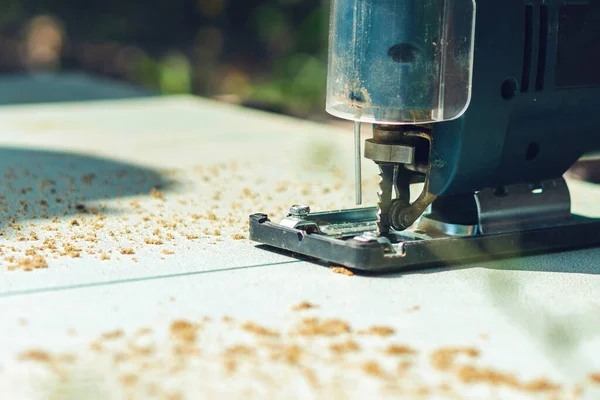 Electric Jig Saw Cutting Plywood Wood — Stock Photo, Image