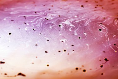 Bir sabun köpüğünün yüzeyindeki ışık tarafından oluşturulan güzel psikedelik soyutlama.