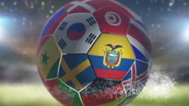 Stadyumda futbol topu üzerinde ekvador bayrağı