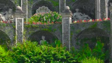 Isola Bella bahçe heykelleri İtalya 'nın tek boynuzlu at tarihinin heykeli