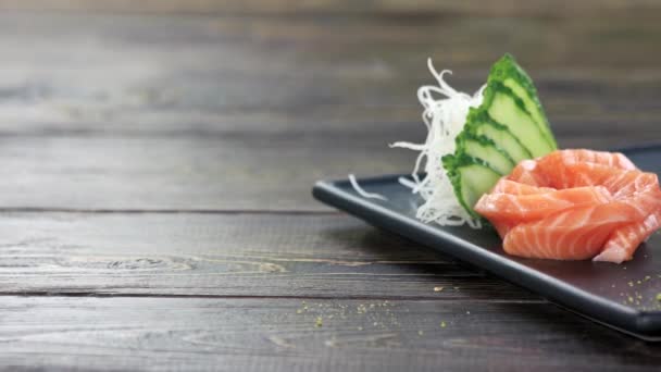 Sashimi na talíři tradiční japonské jídlo — Stock video