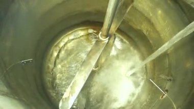 Bira tankından çıkan su buharlaşması çelik bira fabrikası tankı.