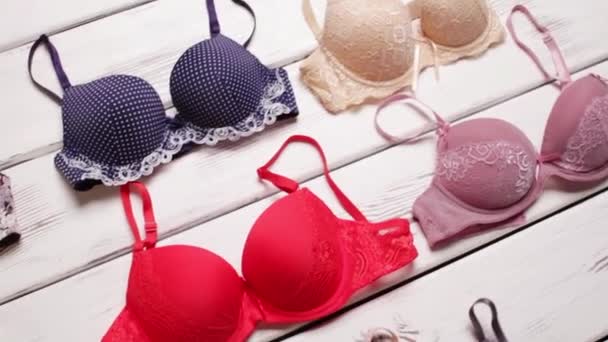 Selezione di reggiseni diversi in vetrina — Video Stock