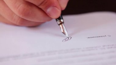 Yönetici işlemin sözleşme kaydını imzaladı