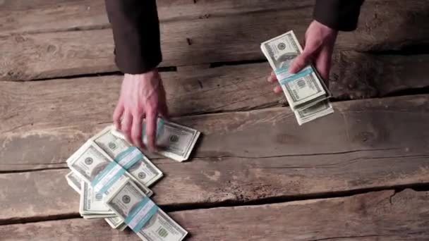 Mans χέρια γρήγορα λαμβάνοντας χρήματα — Αρχείο Βίντεο