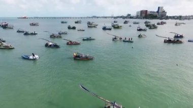farklı türde balıkçı tekneleri