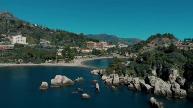 dağ ve deniz adacıkları bir topluluk oluşturdu.