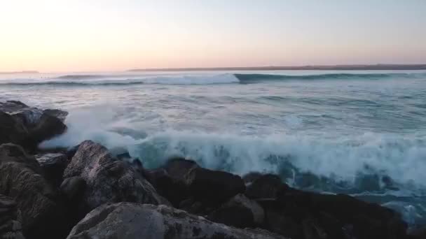 Waves crashing the rocks formation — Stock Video