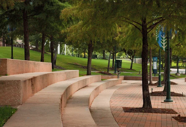 Tiered Benches Walkway Public Park Woodlands — Stock Photo, Image