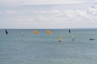 Luc-Sur-Mer, Fransa - 08 16 2019: Deniz manzarası