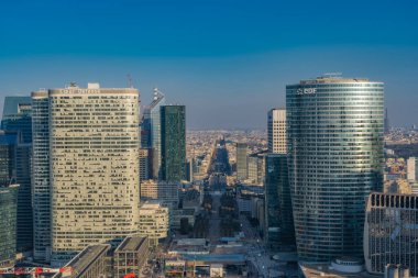 Paris, Fransa - 03 21 2020: Savunma kulelerinin panoramik manzarası