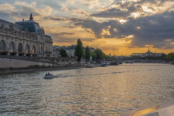 Parigi Francia 2020 Veduta Del Ponte Una Barca Sulla Senna — Foto Stock