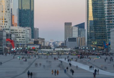 Paris, Fransa - 03 21 2020: Savunma kulelerinin panoramik manzarası