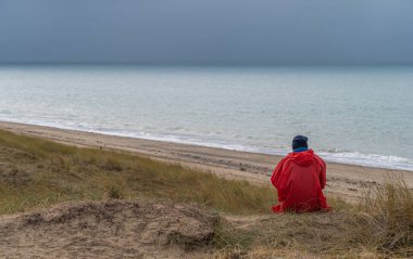 Gouville, Fransa - 12 31 2018: Dune fundalığı ve Massif ve Sil