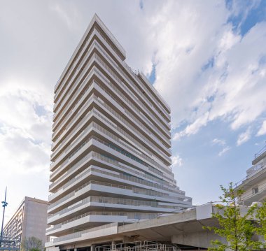 Gennevilliers, Fransa - 04 11 2020: Tasarımcı beyaz 