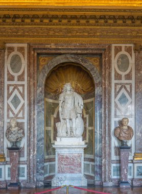 Versailles, Fransa - 06 19 2020: Versailles Kalesi 'nin içindeki Venüs oturma odası