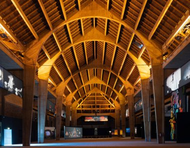 Arc-et-Senans, Fransa - 08 31 2020: Royal Saltworks of Arc-et-Senans. Mezuniyet binasının iç görünümü