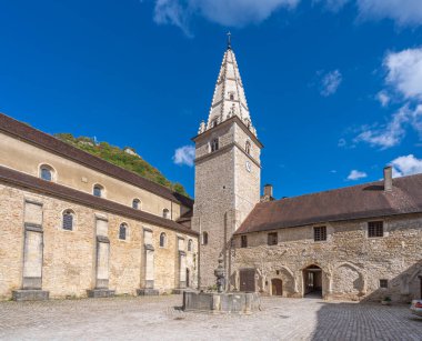 Baume-Les-Messieurs, Fransa - 09 01 01 2020: Baume Manastırı