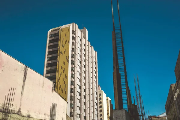Blue, Brazil, street, building, color, Jorge Soares, Jundiai city, Jundiai, So Paulo, sky, SP, Street, doku, duvar, bina, şehir, gökdelen, mimari, şehir merkezi, blue, sky, tower, high, metropolis, apartman, hotel, window, person