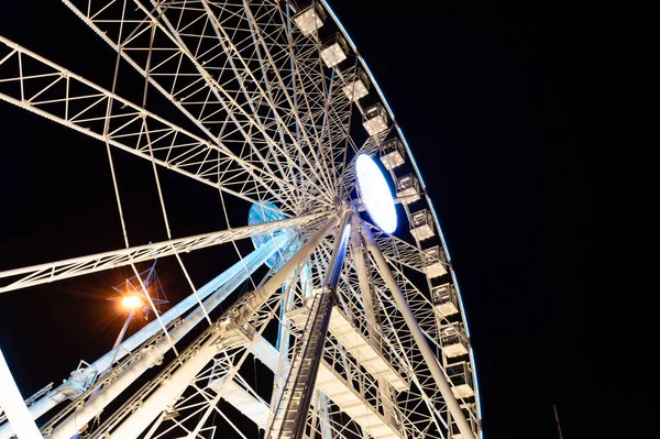 Cagliari Sardinia Italy August 2020 Illuminated Ferris Wheel Night Perspective — Stock Photo, Image